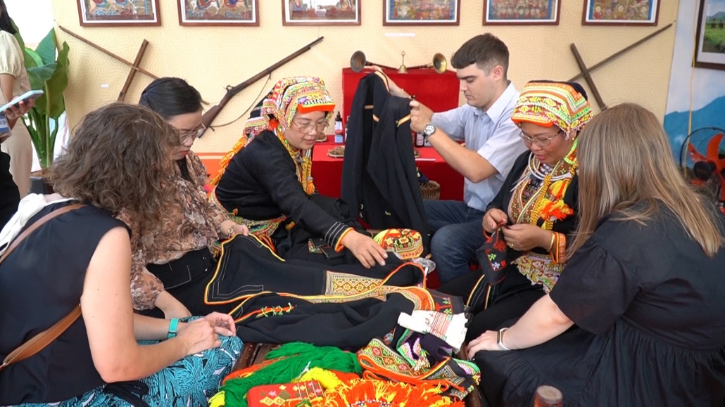 Văn hóa truyền thống của đồng bào dân tộc thiểu số thu hút khách quốc tế