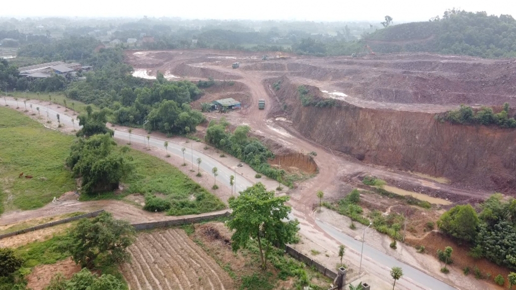 Tăng cường xử lý hoạt động vận chuyển đất san lấp trên tuyến đường Nguyễn Văn Cừ