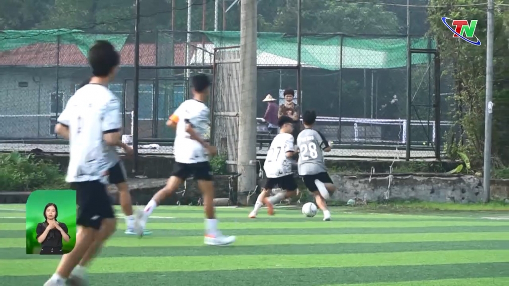 Khai mạc giải bóng đá Trường THPT Đào Duy Từ