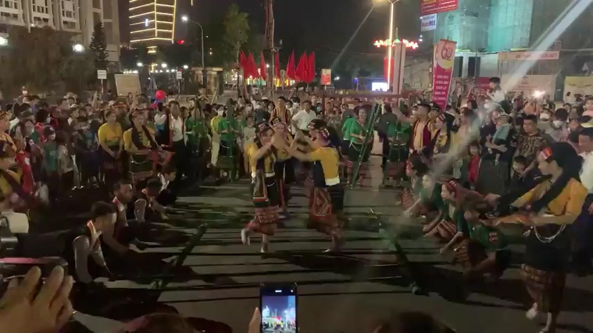 Điệu múa nhảy sạp của dân tộc Thái tỉnh Nghệ An